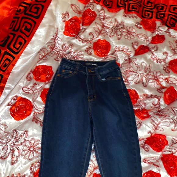 Fashion Nova Jean - Picture 4 of 4